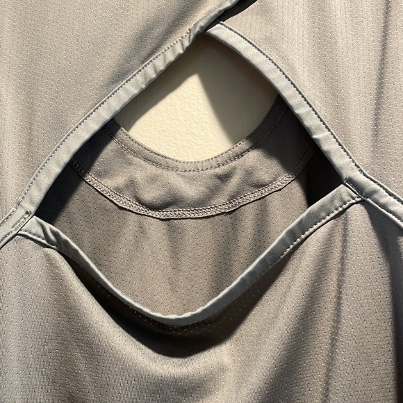 🏝️HOST Pick🏝️ Adidas for STELLA McCartney Stylish Workout Top - Picture 4 of 5